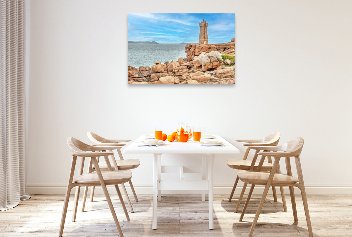 Phare de Ploumanac'h sur la côte granitique