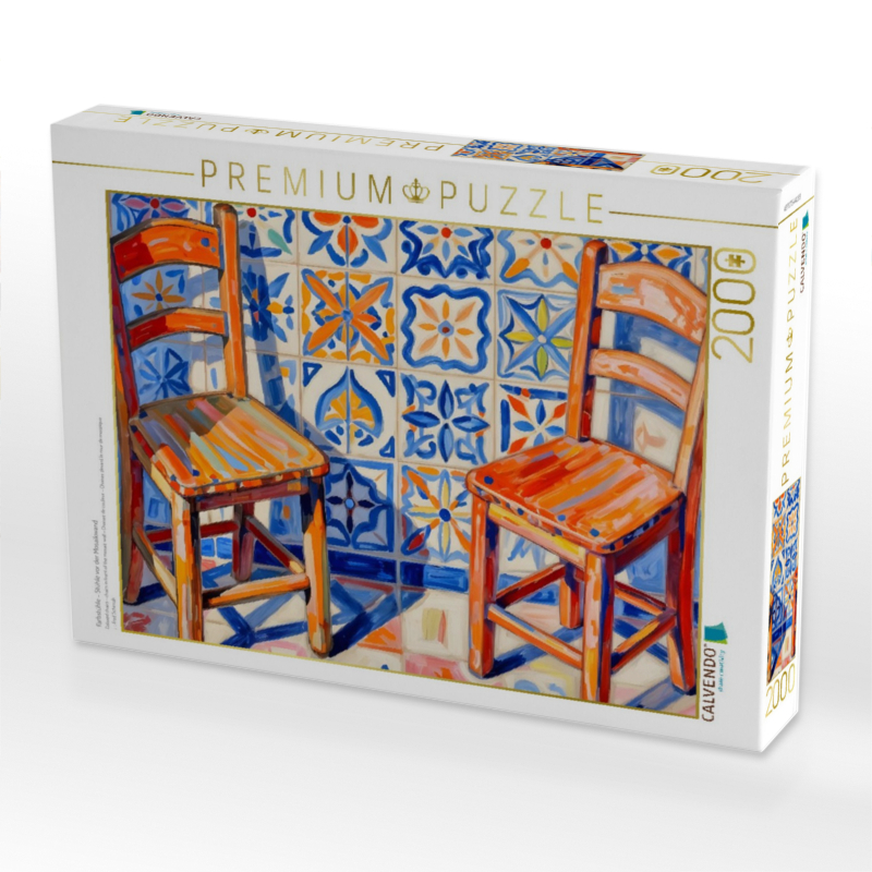 Farbstühle - Stühle vor der Mosaikwand