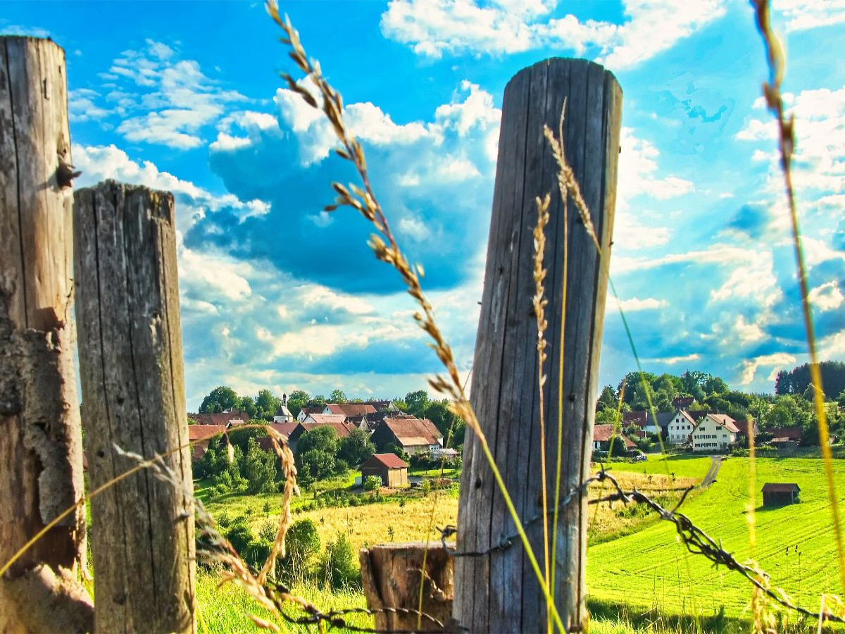 Dorfansicht in den westlichen Wäldern