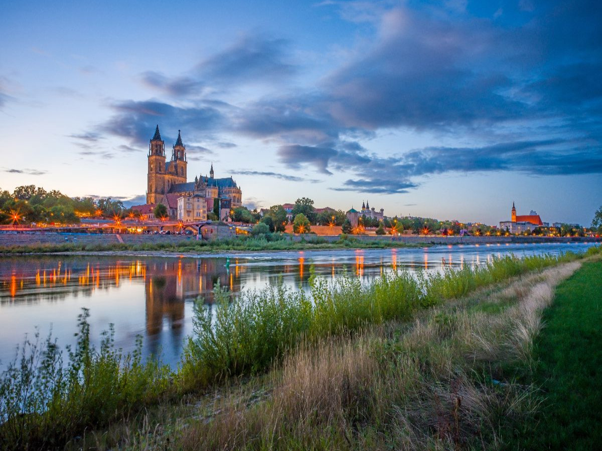 Blick über die Elbe zum Magdeburger Dom