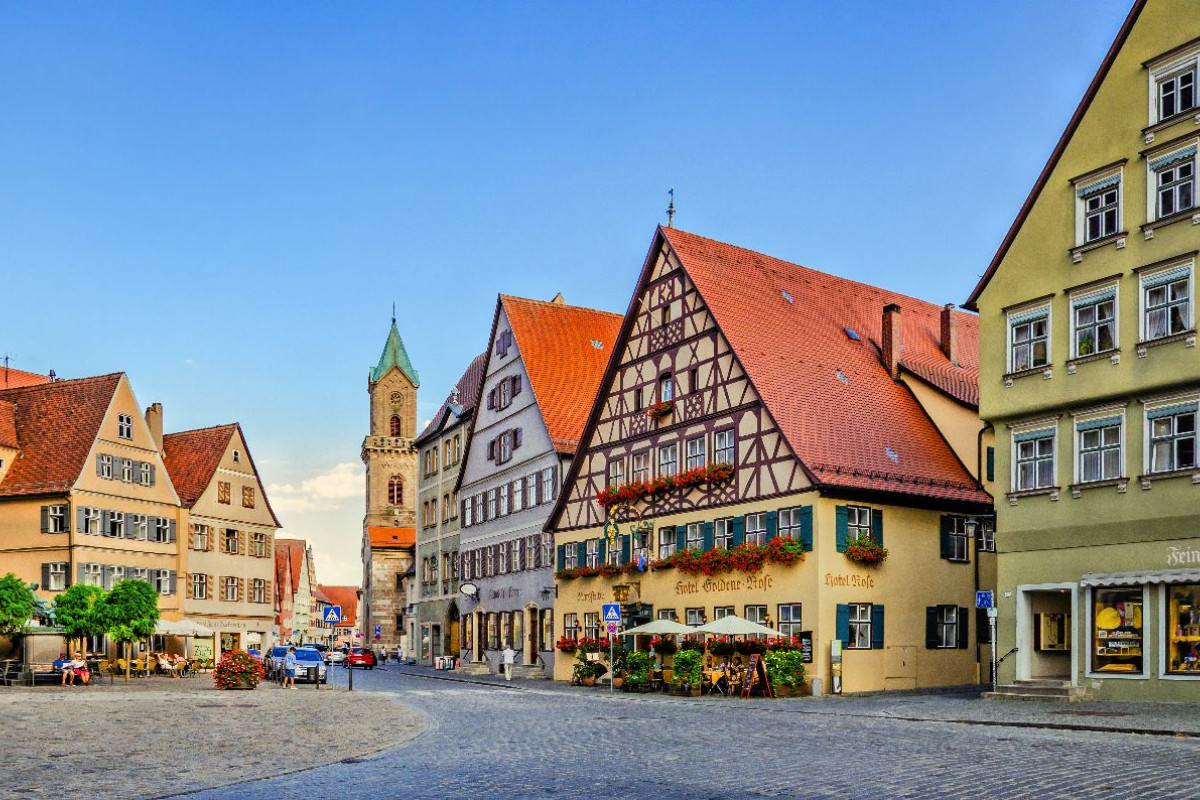 Am Marktplatz der Altstadt in Dinkelsbühl, Deutschland