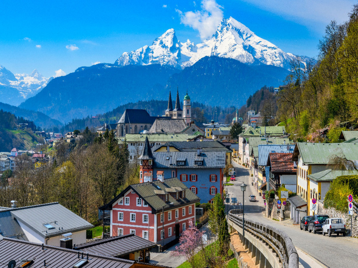 Blick auf den Ort mit Watzmann, Berchtesgaden