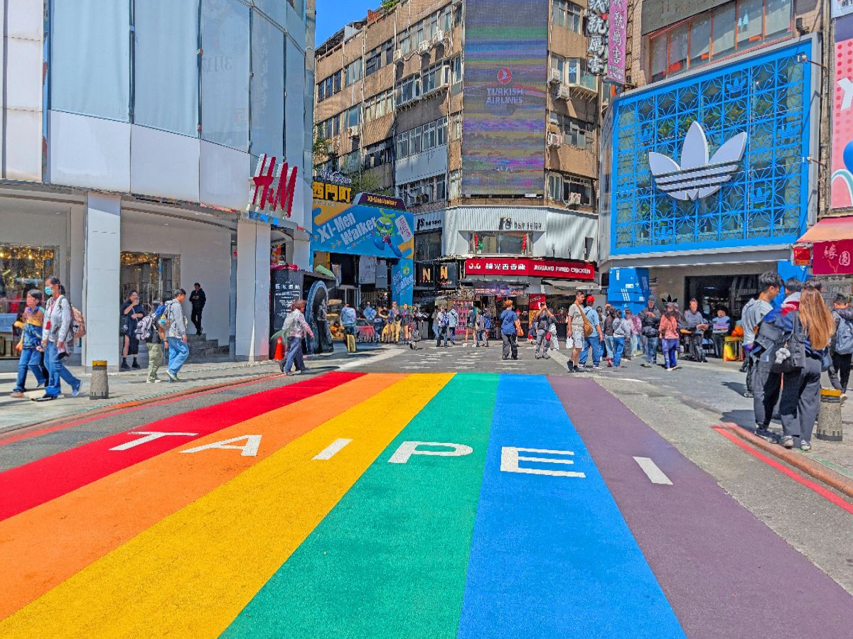 Regenbogen Zebrastreifen in Taipeh