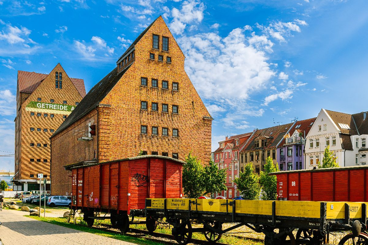 Speichergebäude am Hafen