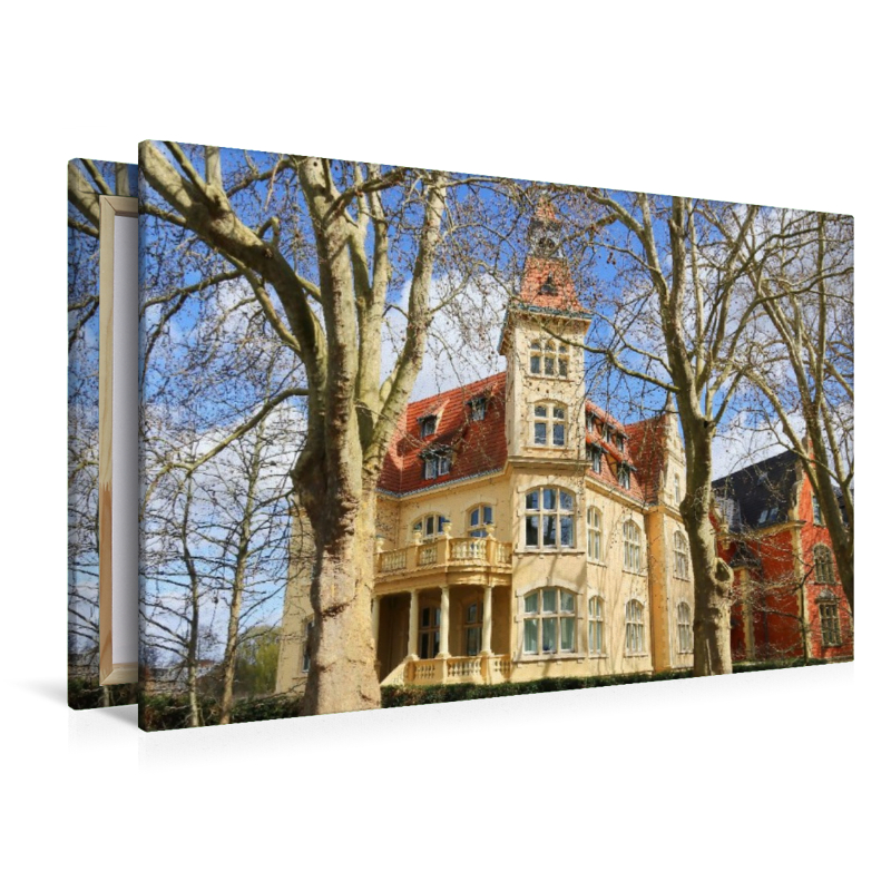 Güstrow, „Gelbe Villa“ in der Grabenstraße 16 in der Frühlingssonne