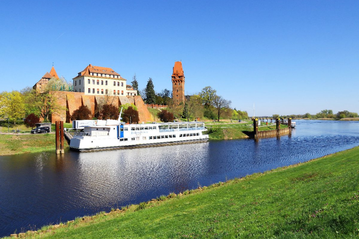 Tangermünde, Kaiserstadt an Elbe und Tanger