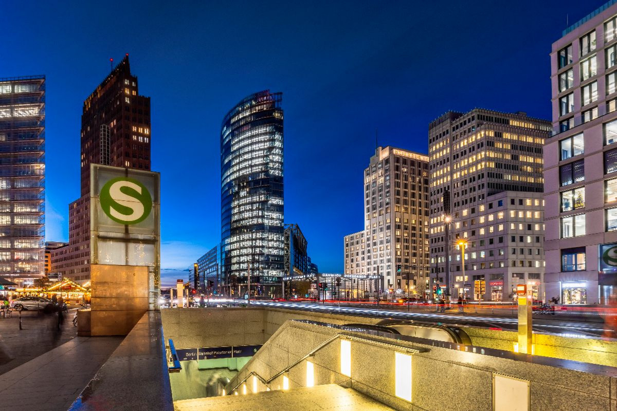Potsdamer Platz - Urbanes Flair zur blauen Stunde