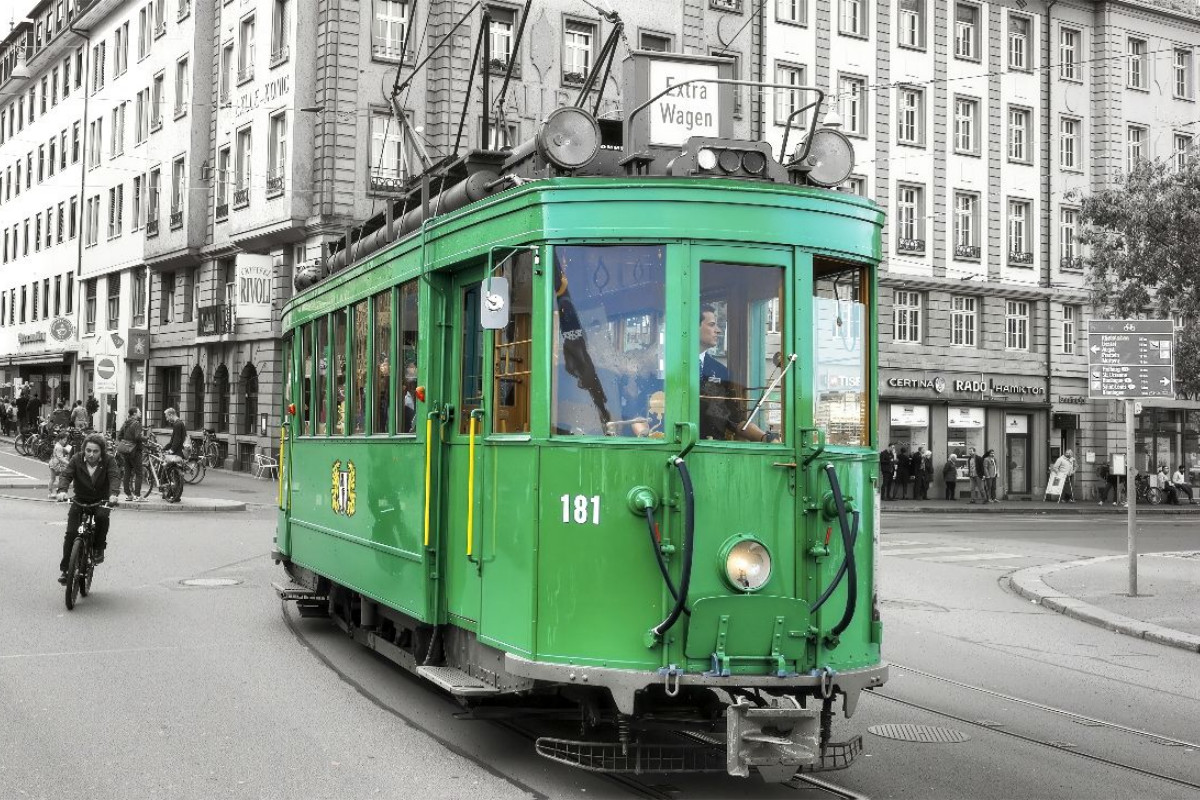 Ein historischer Triebwagen der Baseler Verkehrsbetriebe