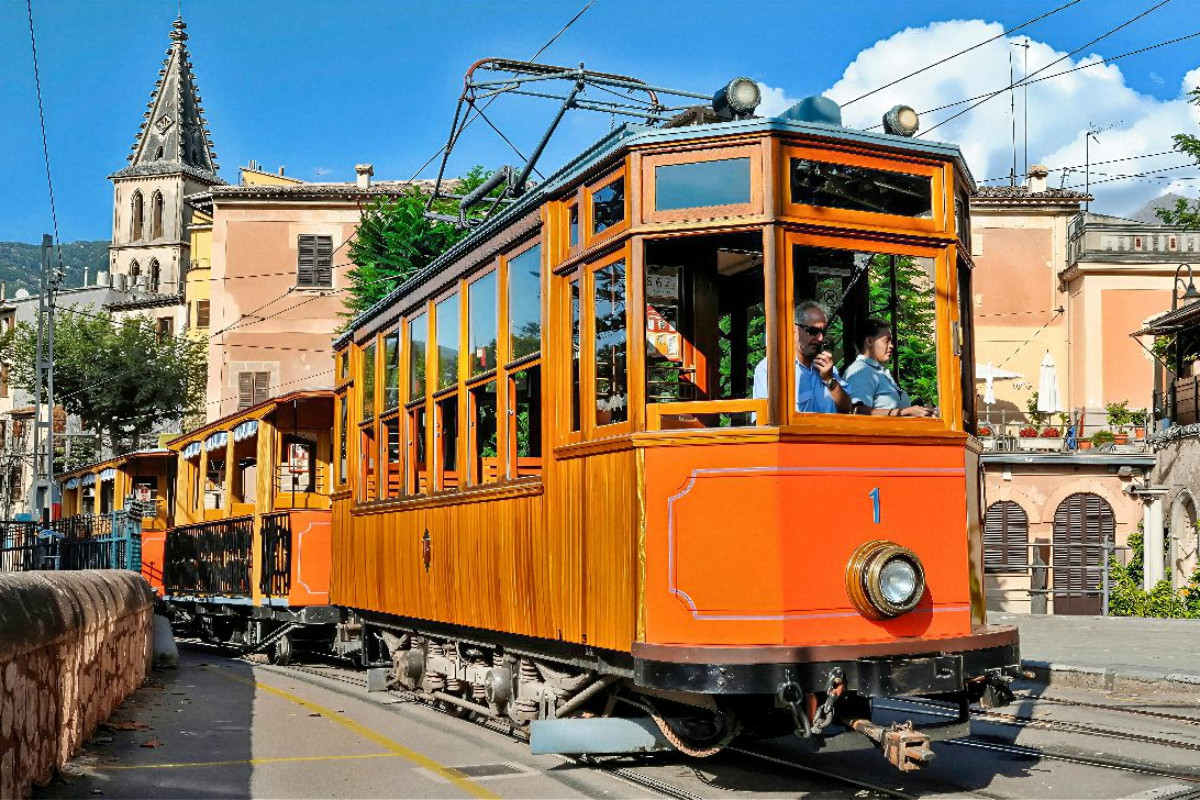 Die historische Straßenbahn Tramvia de Sóller auf Mallorca