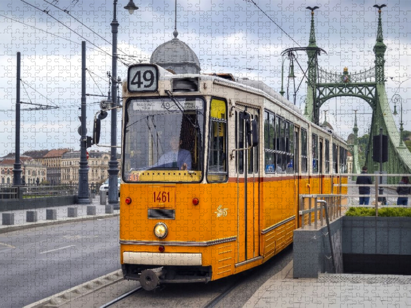 Ein Gelenktriebwagen in Budapest