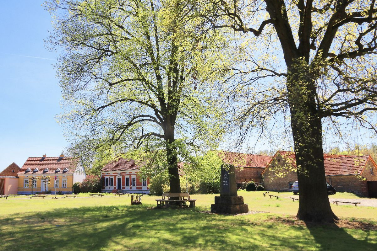 Dorfanger in Fresdorf, Brandenburg