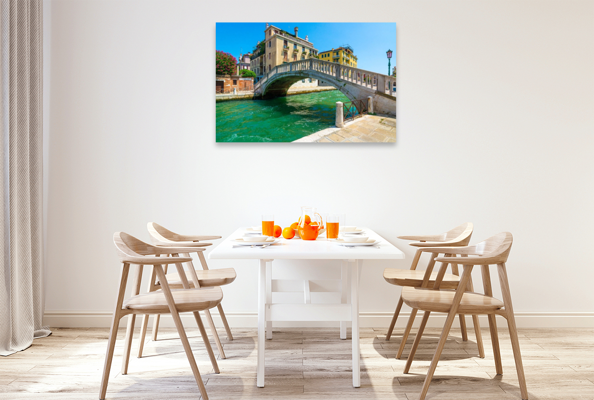 Die Brücke Ponte de la Sbiaca und Kanal Rio Dei Tolentini