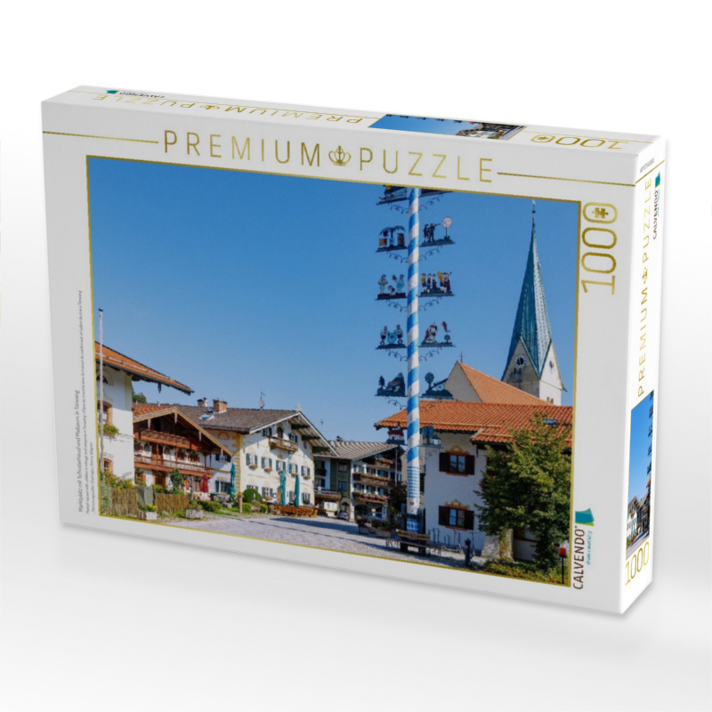 Marktplatz mit Schusterhäusl und Maibaum in Törwang