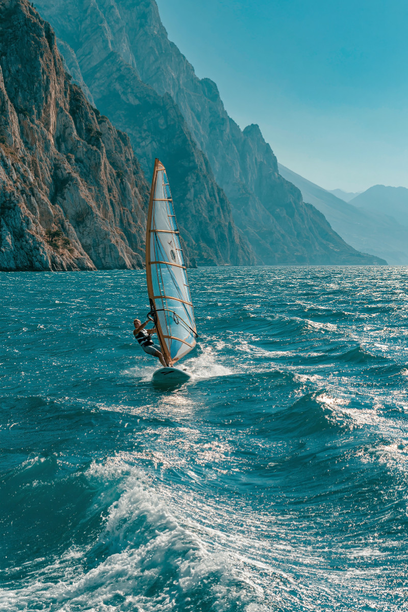 Torbole – Windsurfen auf dem türkisfarbenen Gardasee