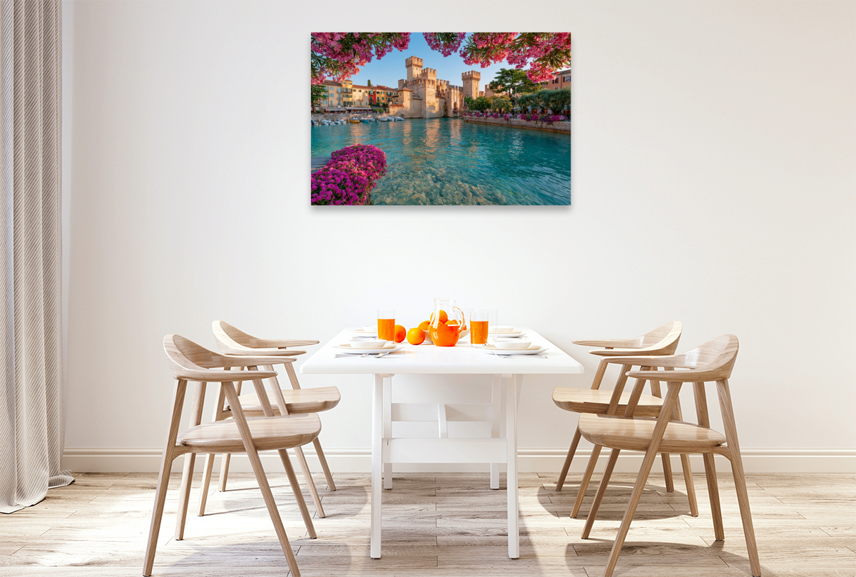 Sirmione – Frühlingsblüten an der Scaligerburg