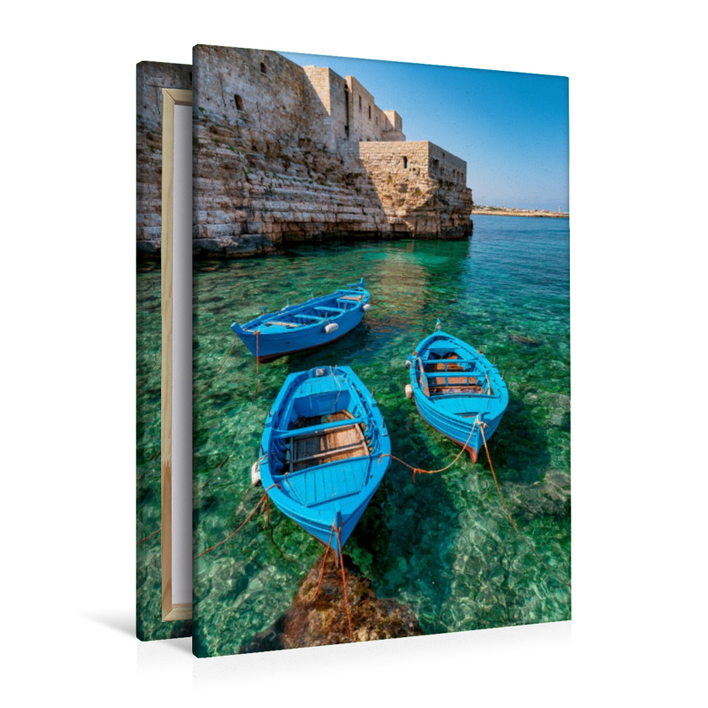 Monopoli, Apulien – Traditionelle Fischerboote im historischen Hafen