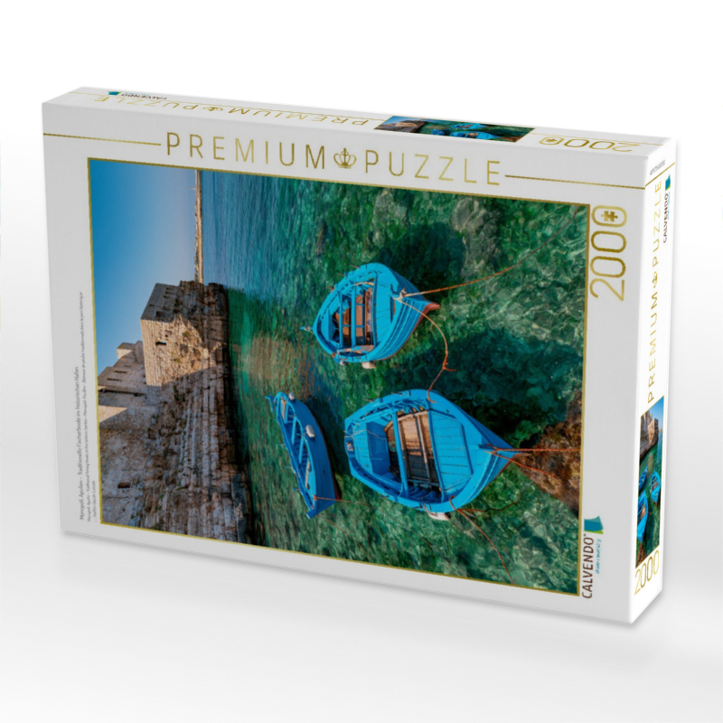 Monopoli, Apulien – Traditionelle Fischerboote im historischen Hafen