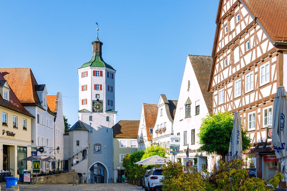 Günzburg: Marktplatz, Fachwerkhaus und Unteres Tor