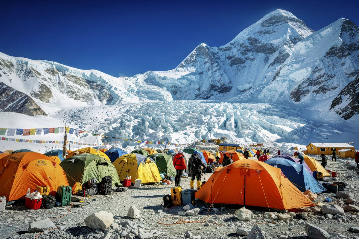 Wo Atem Mut wird — Der Everest beginnt im Kopf.