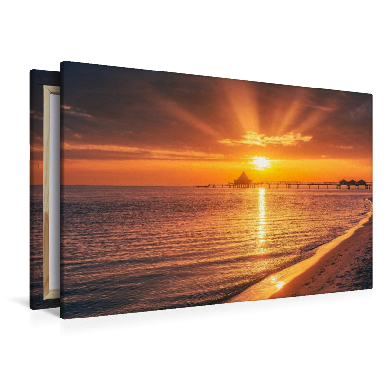 Seebrücke im Sonnenaufgang