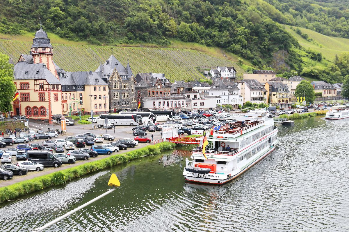 Schiffsanlegestelle in Bernkastel-Kues
