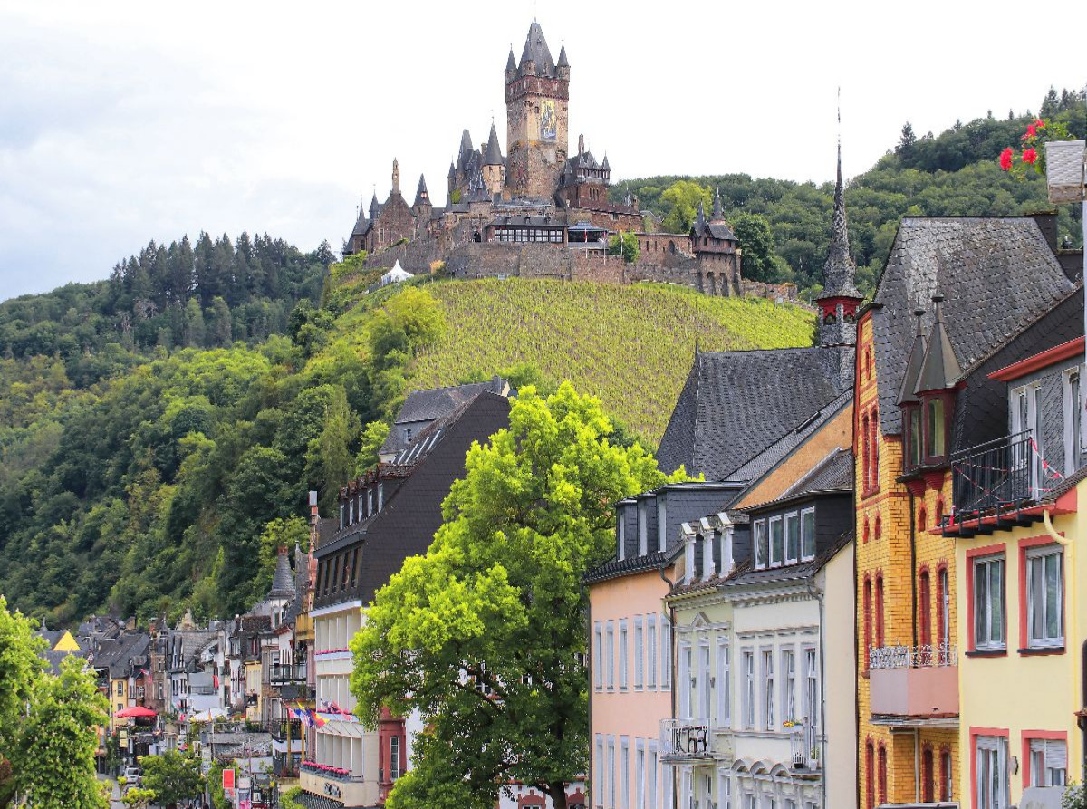 Moselort Cochem mit der Reichsburg