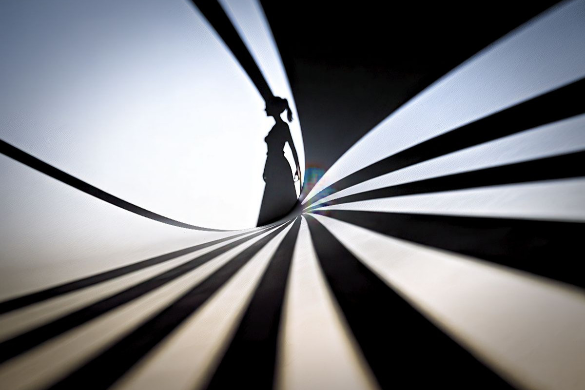 Silhouetten, die träumen — Körper als poetische Schatten.