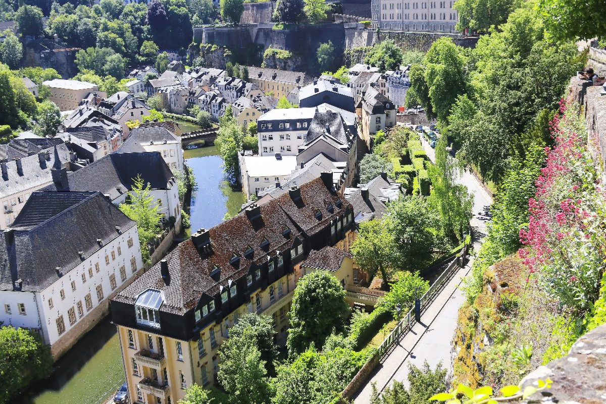 Luxemburg, Stadtteil Grund mit Blick auf die Alzette