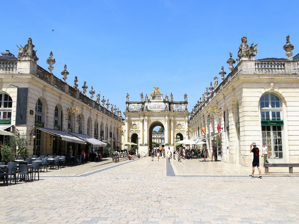 Vom Place Stanislas zum Arc Héré in Nancy