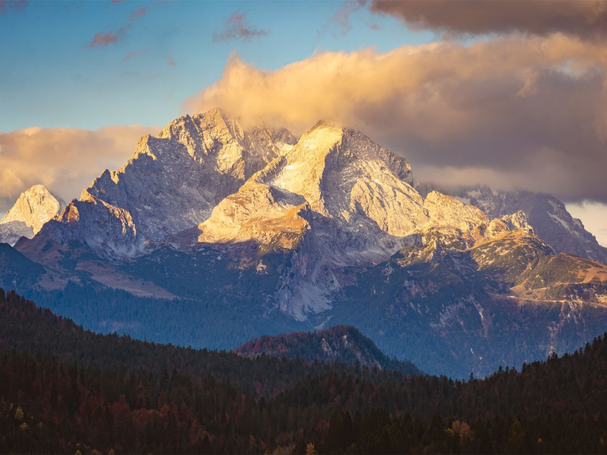 Wettersteingebirge im Sonnenaufgang