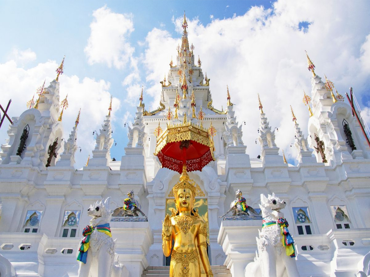 Loha Prasat Sri Mueang Pong