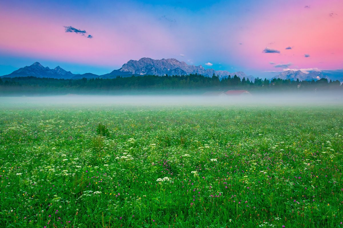 Wettersteingebirge im Morgenlicht