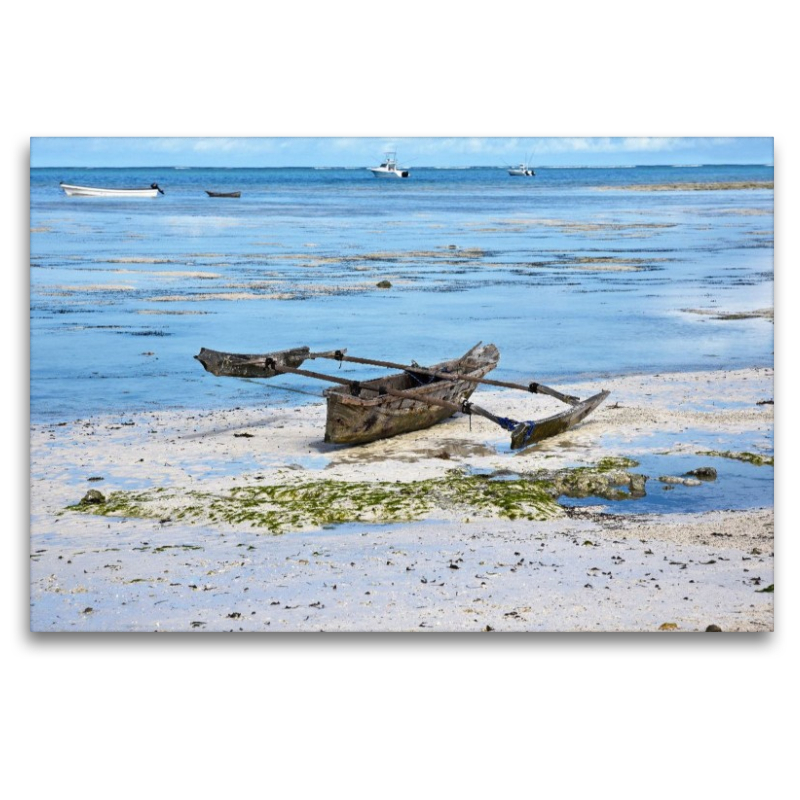 Holzboot am Strand