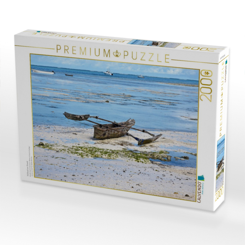 Holzboot am Strand