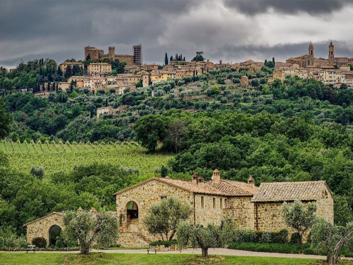 Blick auf Montalcino - Heimat des Brunello