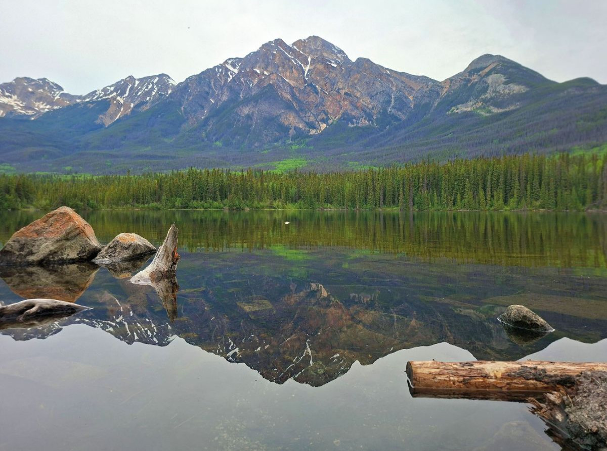 Pyramid Lake, Alberta