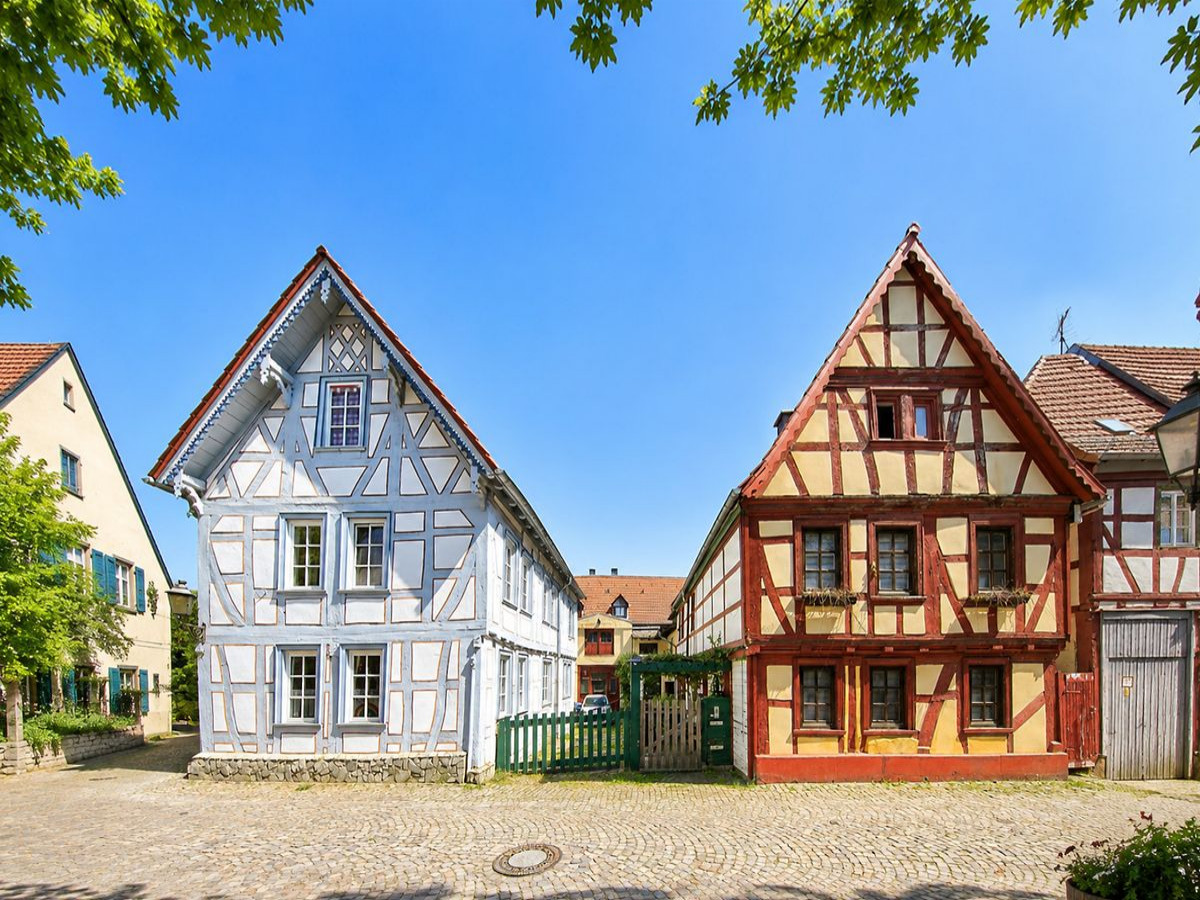 Felix-Lahnstein-Straße