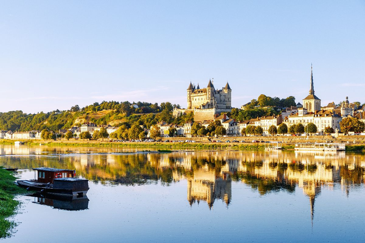 Saumur mit Château de Saumur und Kirche Saint-Pierre