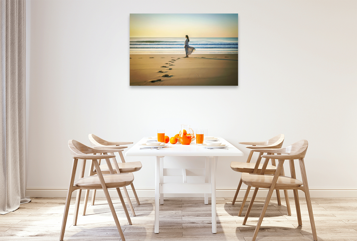 Strandlinien im Licht, klare Konturen, klare Ruhe.