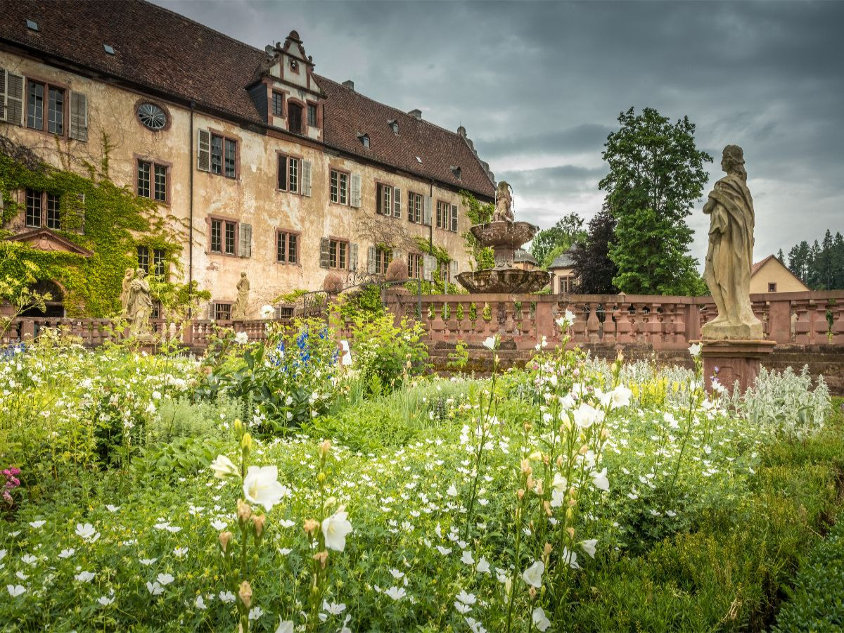 Garten von Kloster Bronnbach bei Wertheim