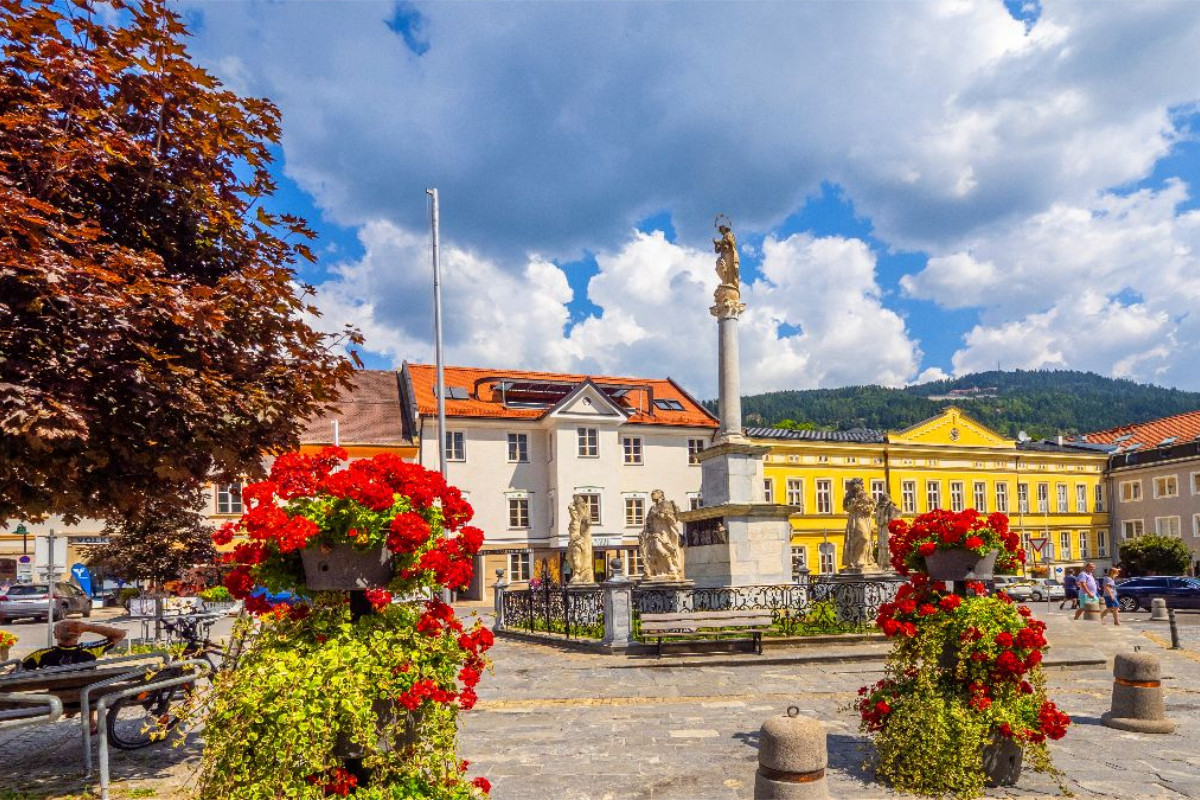 Die Mariensäule am Schillerplatz