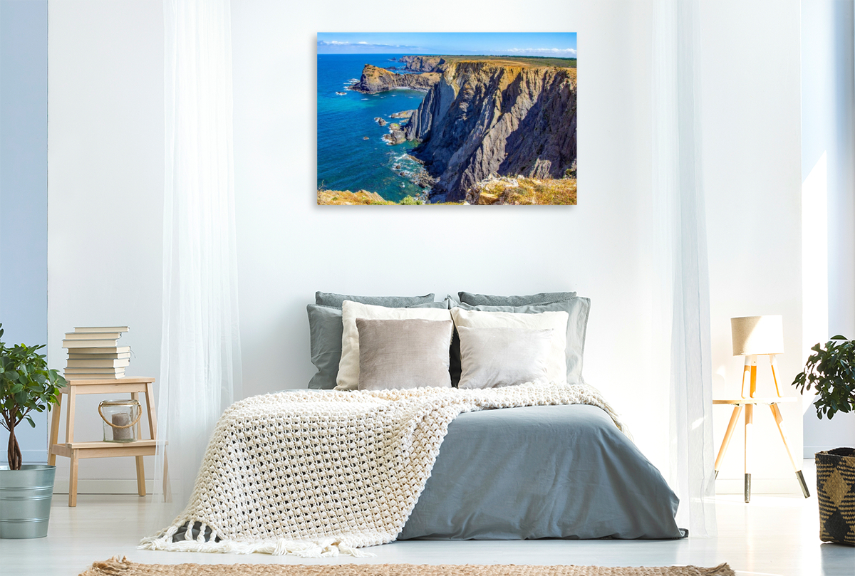 Steilklippen der Ponta da Atalaia in Arrifana