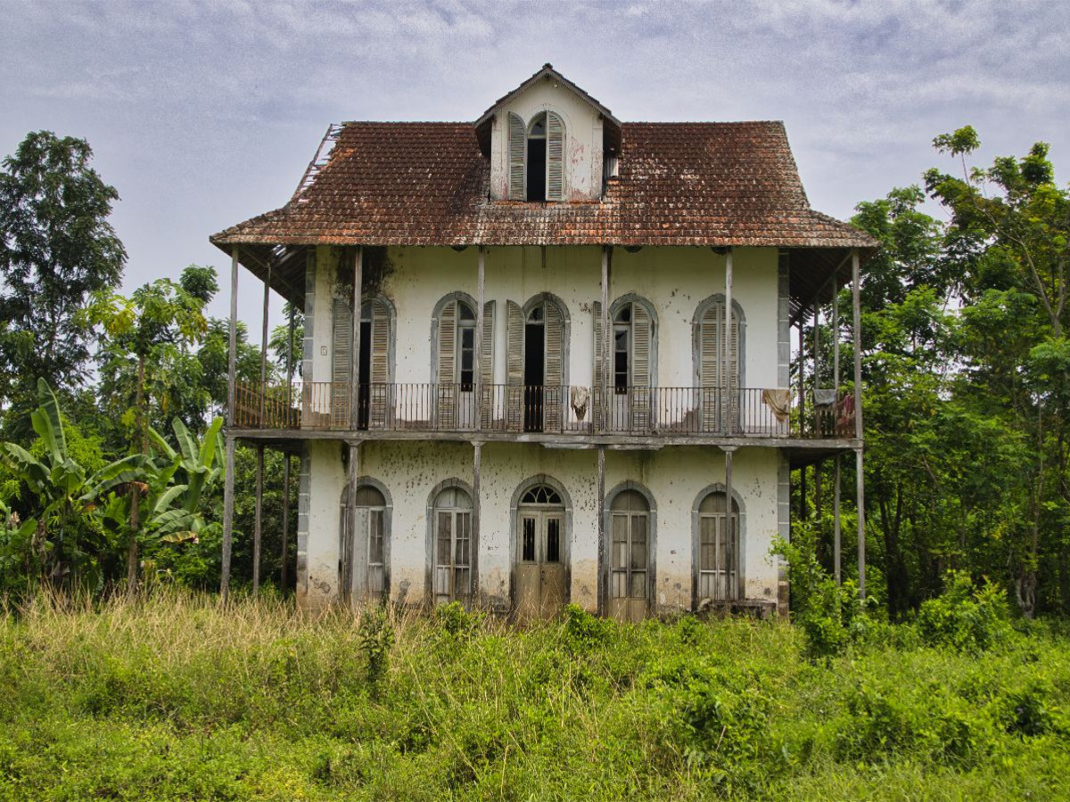 Eine alte Roças auf São Tomé, die teilweise noch bewohnt ist.