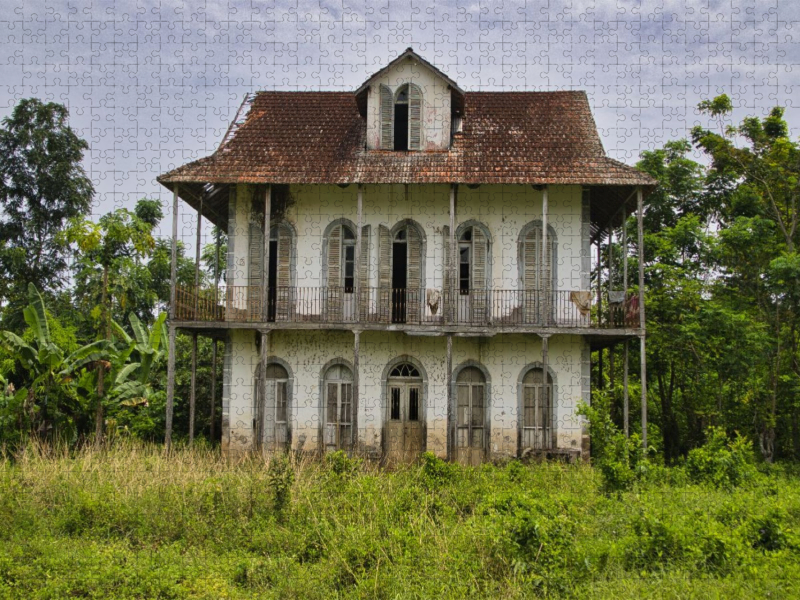 Eine alte Roças auf São Tomé, die teilweise noch bewohnt ist.