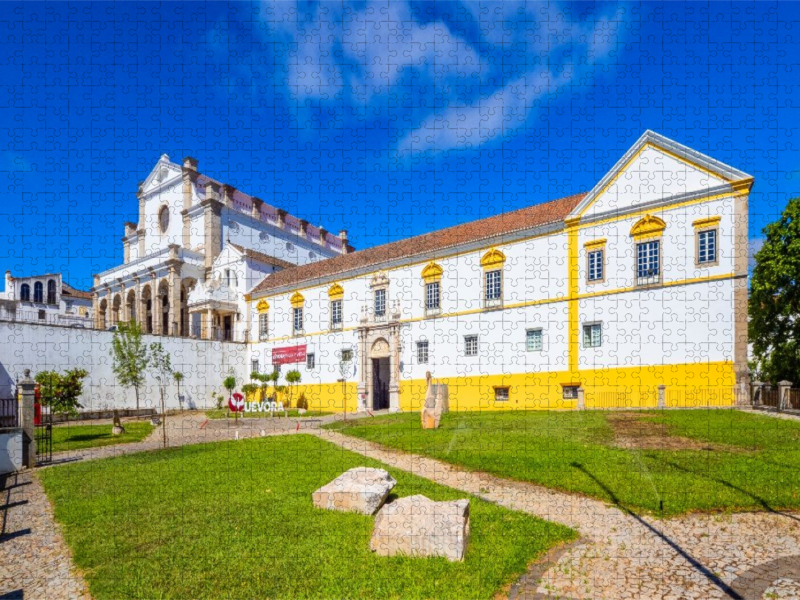 Stadtmuseum Museu de Évora neben der Kathedrale