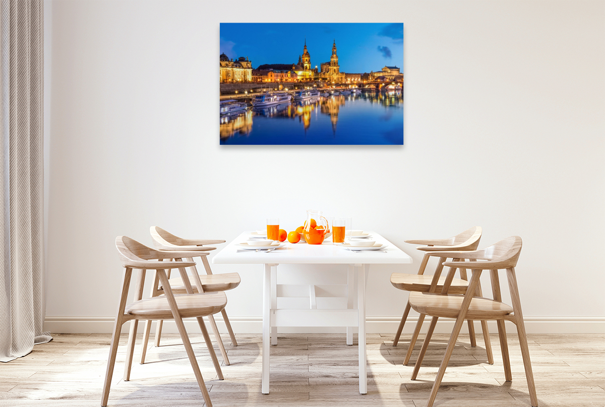 Dresdener Elbufer zur blauen Stunde