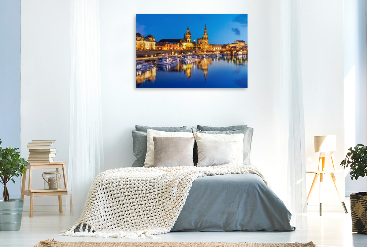 Dresdener Elbufer zur blauen Stunde