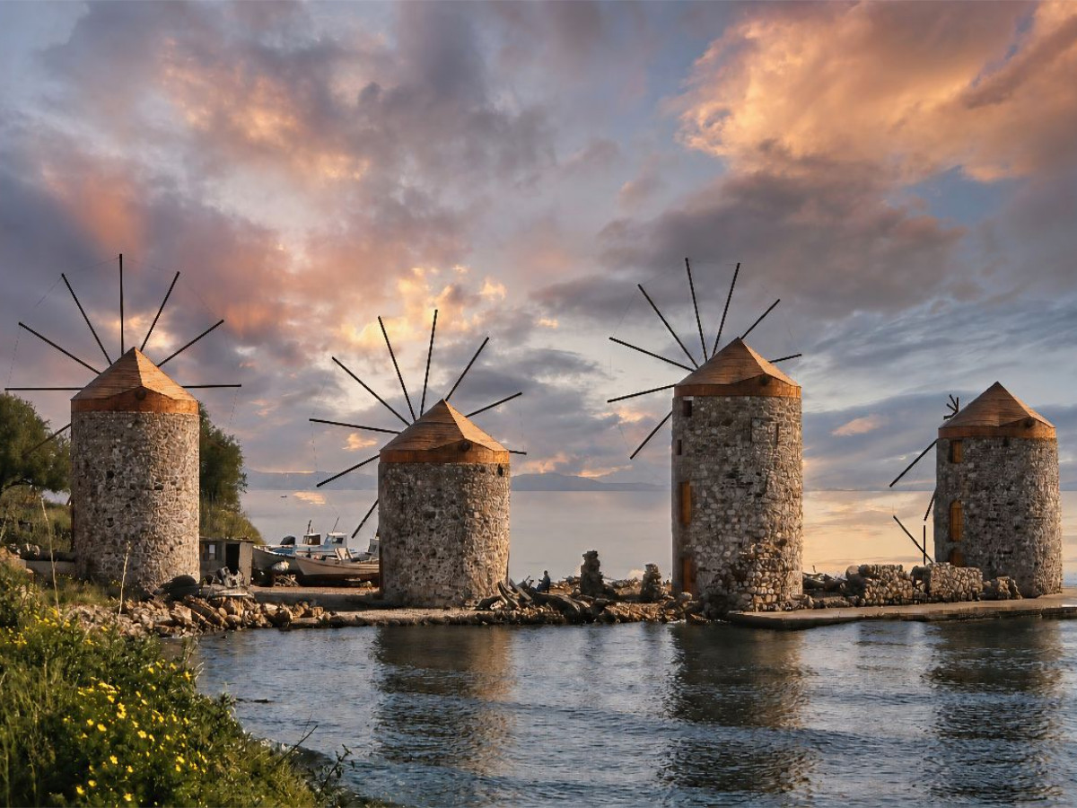Windmühlen an der Küste von Tampakika auf Chios