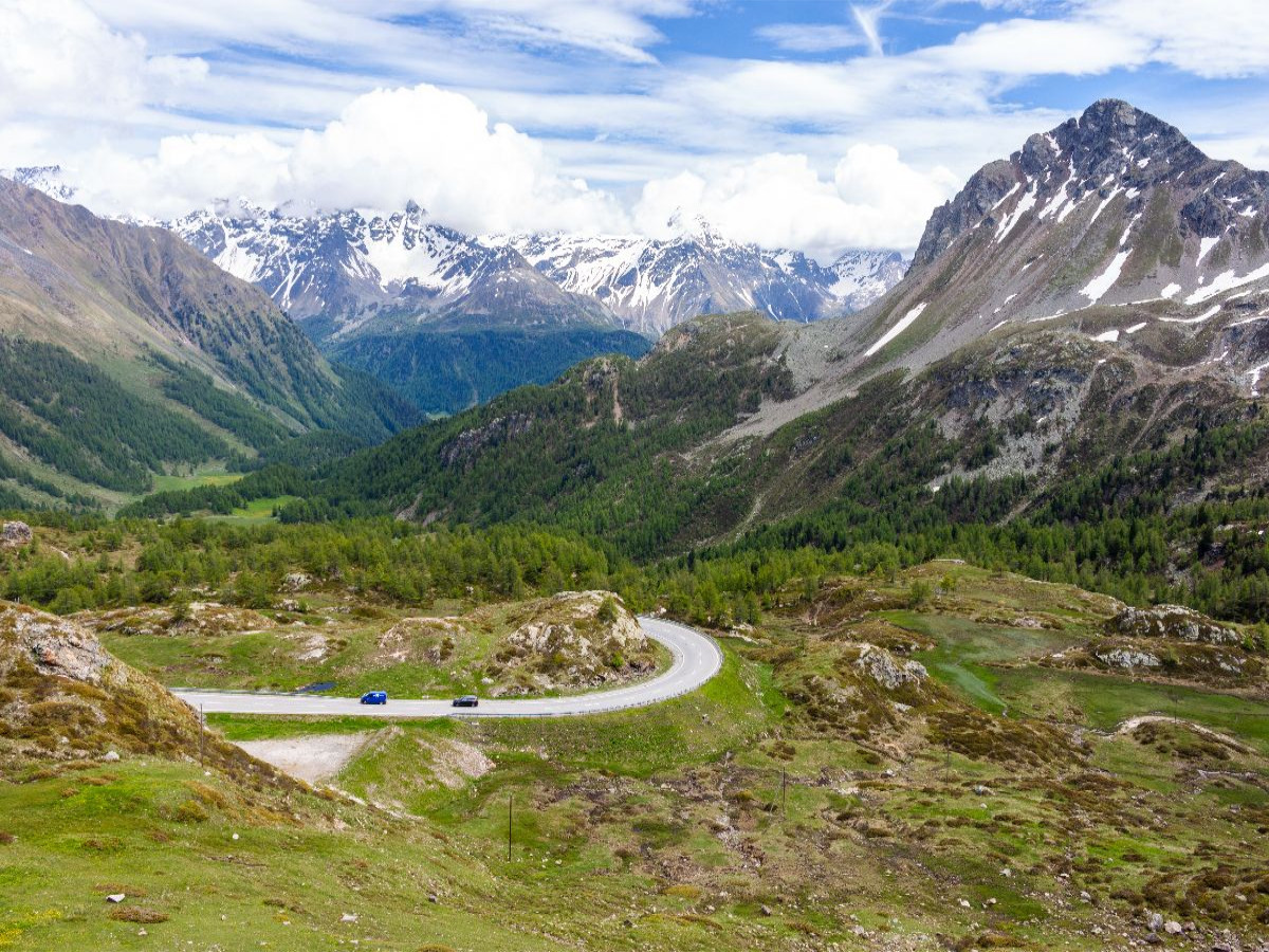 Großes Alpenpanorama von der Berninastraße aus