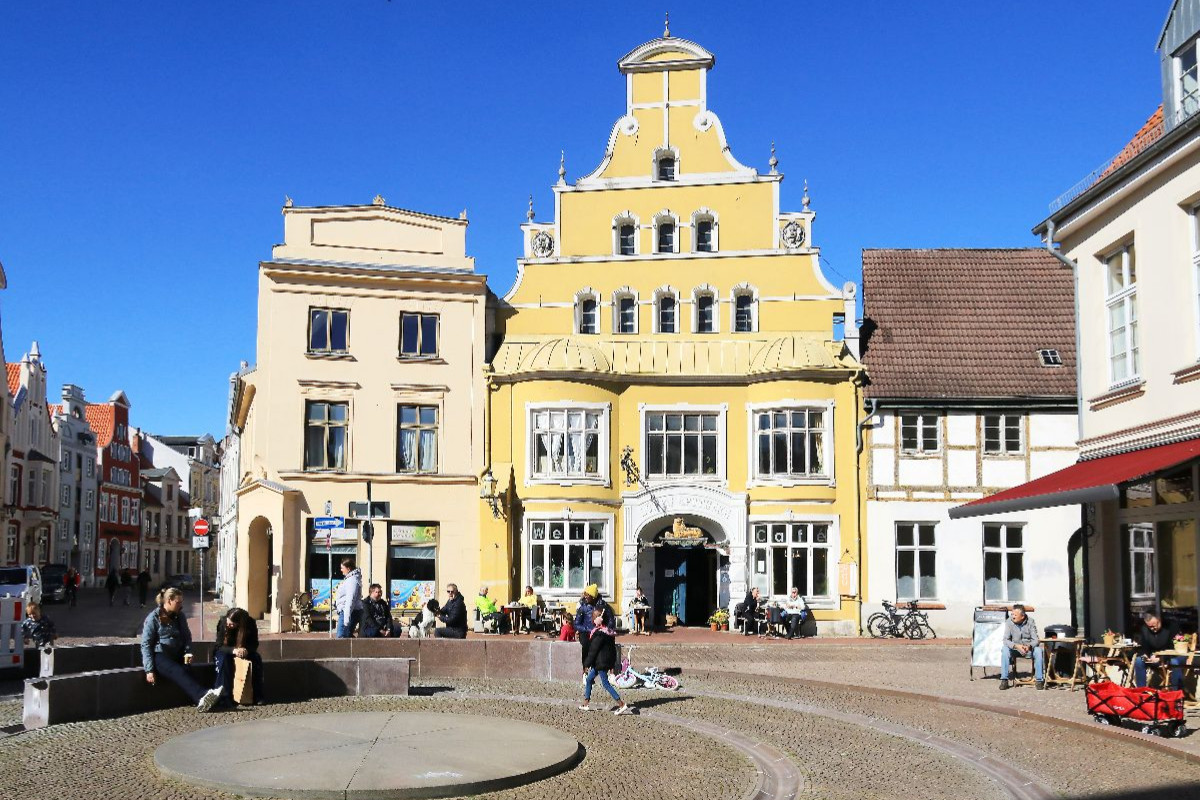 Wismar, ehemalige Löwenapotheke in der Bademutterstraße